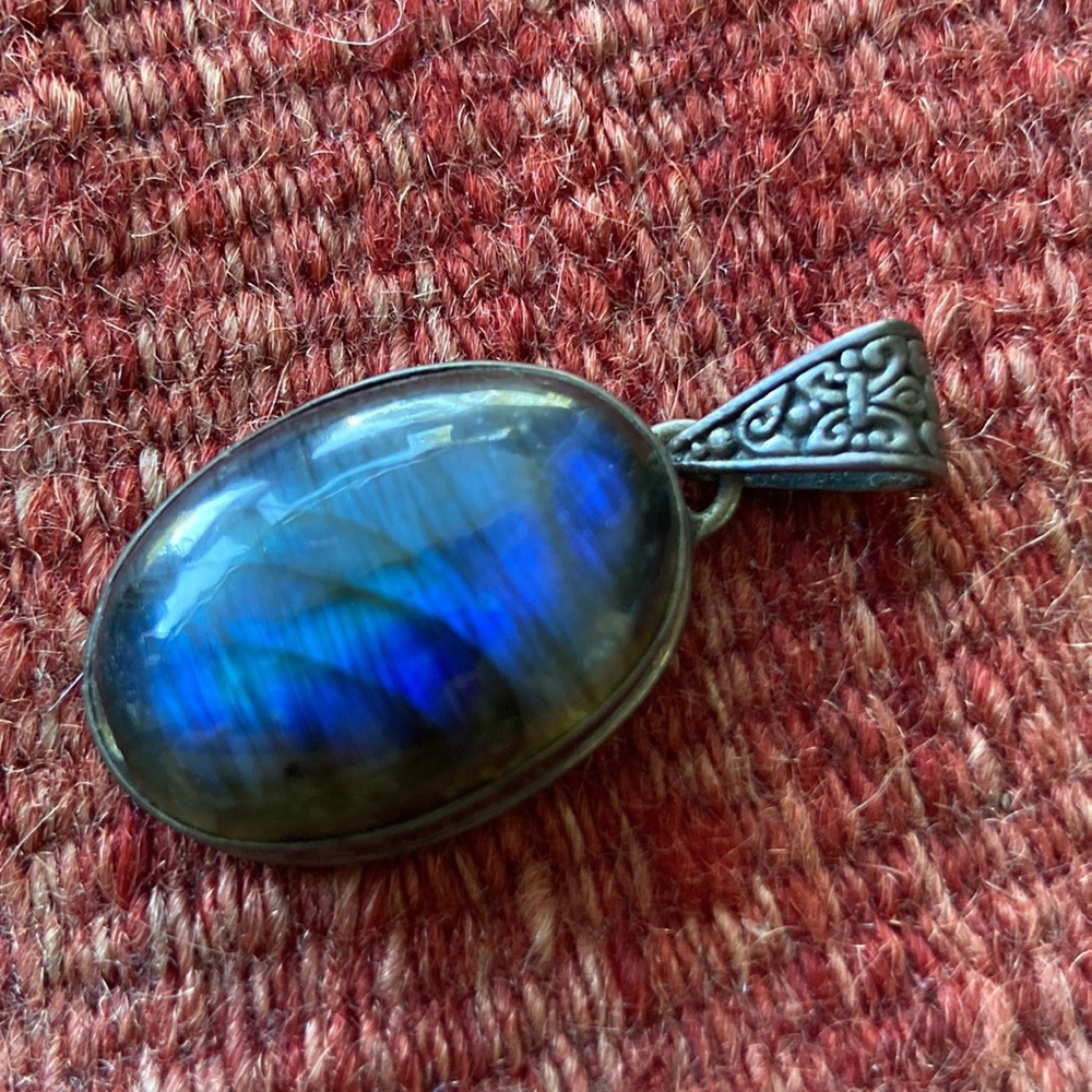 ✨Labradorite Pendant - Picture 2 of 5